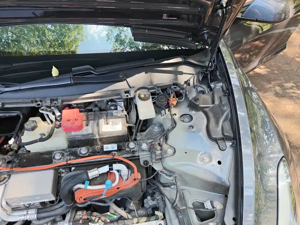 Tesla Model 3 — миниатюра 21