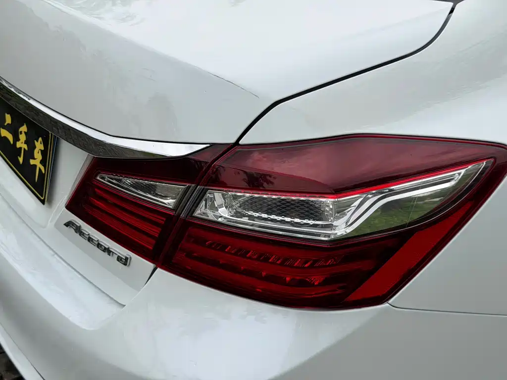 Honda Accord — миниатюра 13