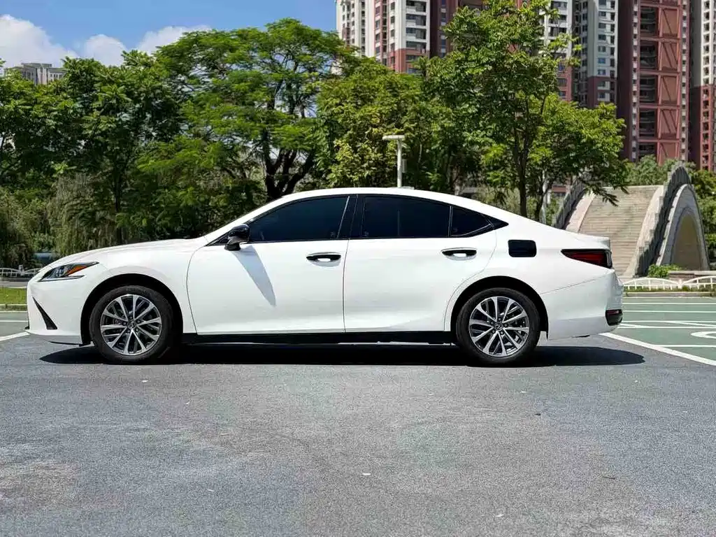 Lexus ES — миниатюра 3