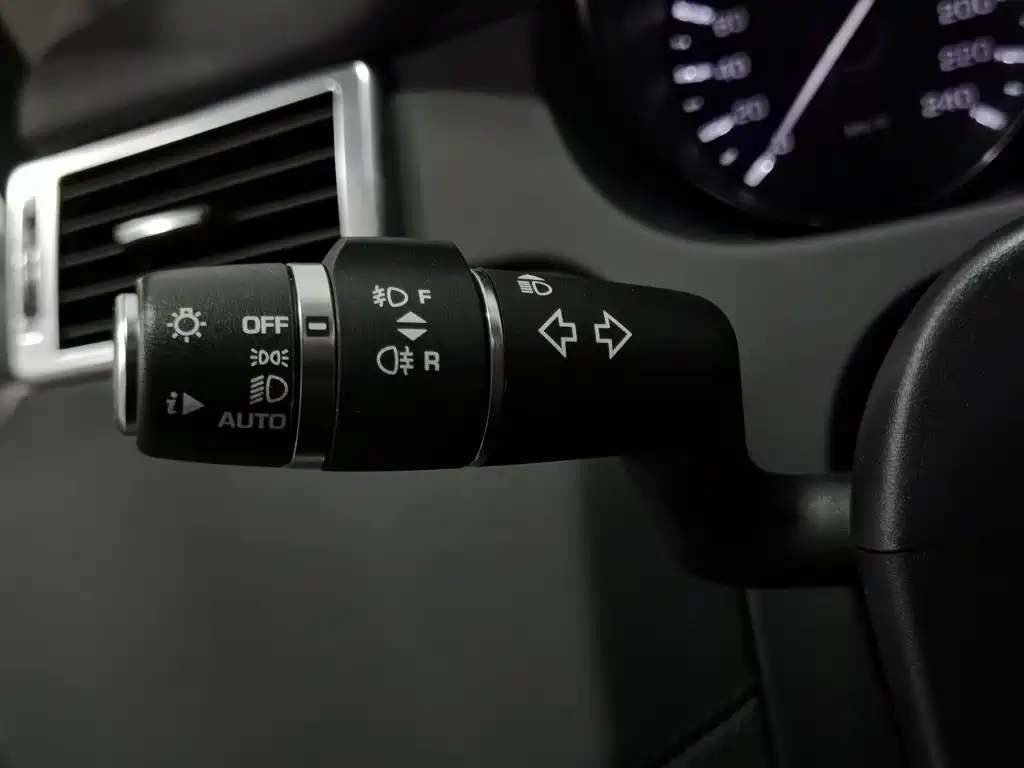 Land Rover Discovery Sport — миниатюра 21