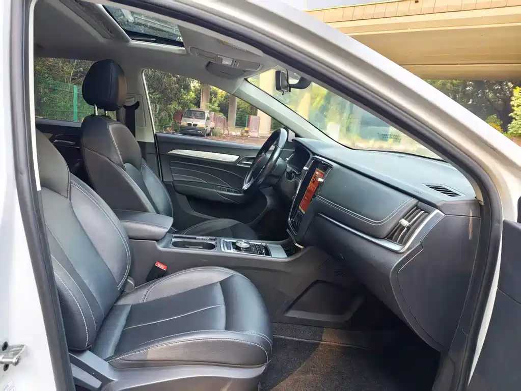 Roewe i6 New Energy — миниатюра 14