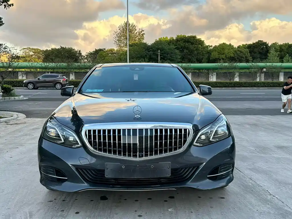 Mercedes-Benz E-Class — миниатюра 2