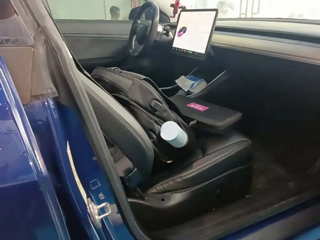 Tesla Model 3 — миниатюра 25