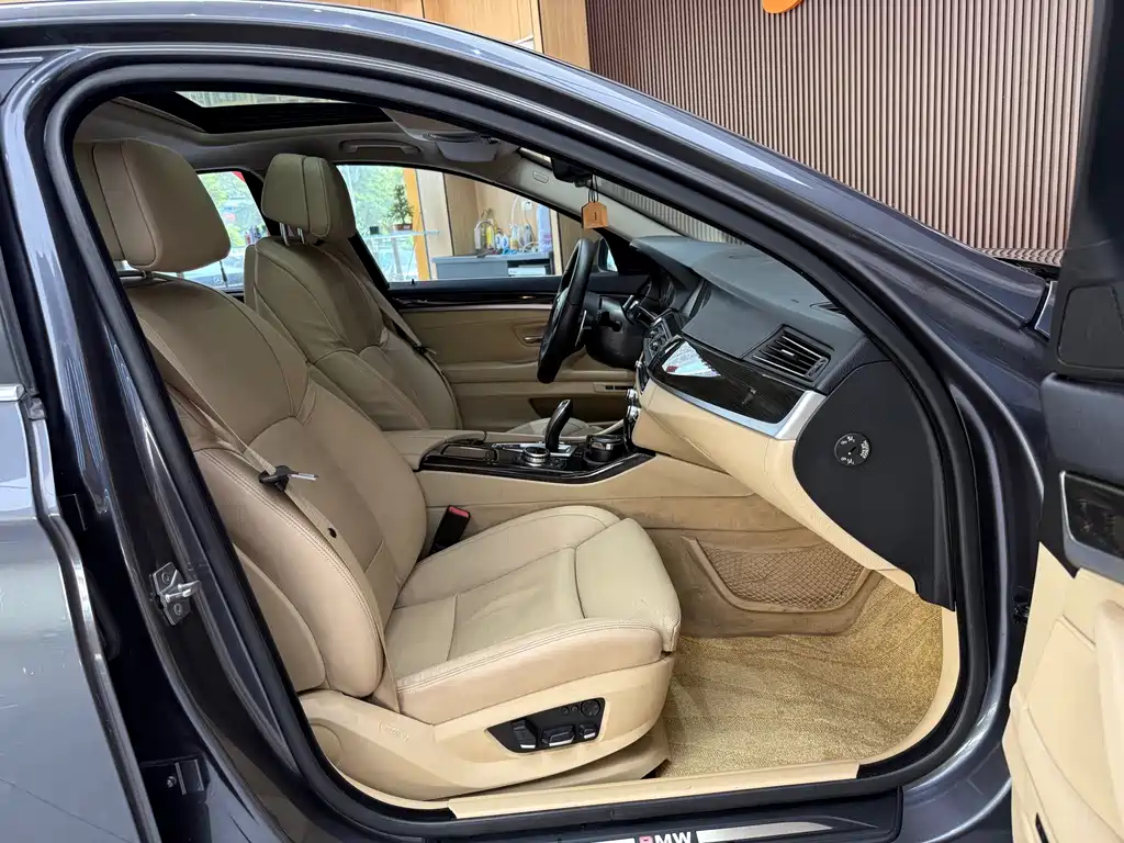BMW 5 Series — миниатюра 23