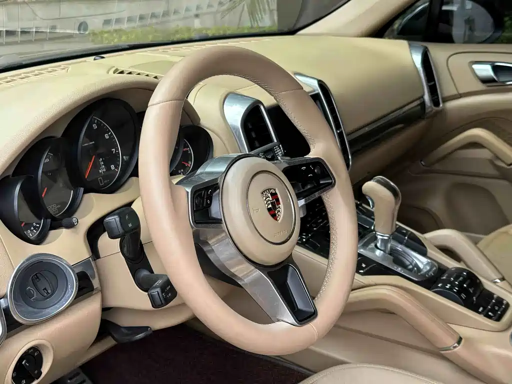 Porsche Cayenne — миниатюра 22