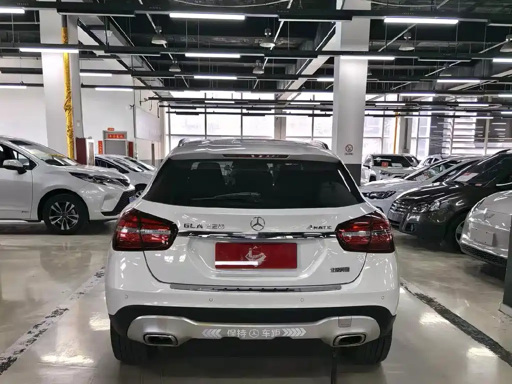 Mercedes-Benz GLA — миниатюра 8