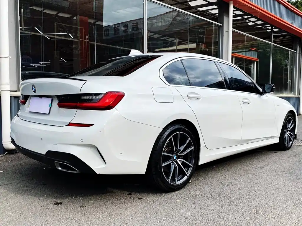 BMW 3 Series — миниатюра 3