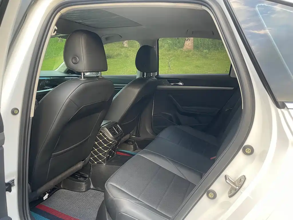 Volkswagen Lavida — миниатюра 6