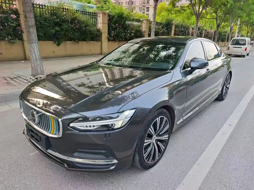 Volvo S90 2023