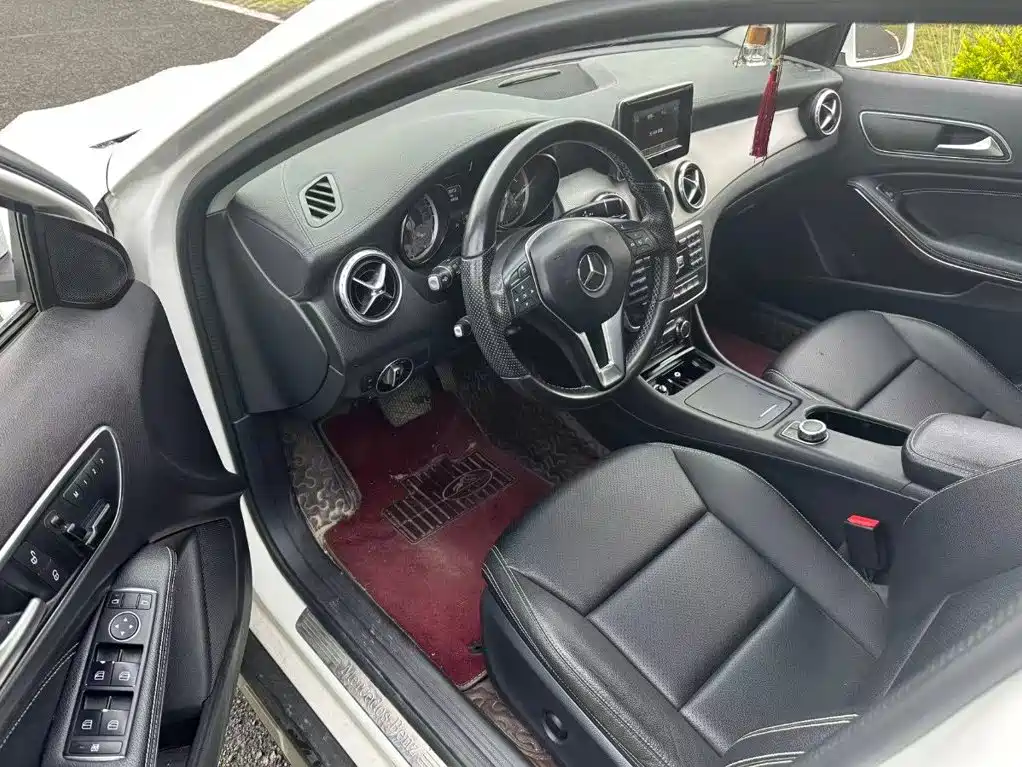 Mercedes-Benz GLA — миниатюра 6