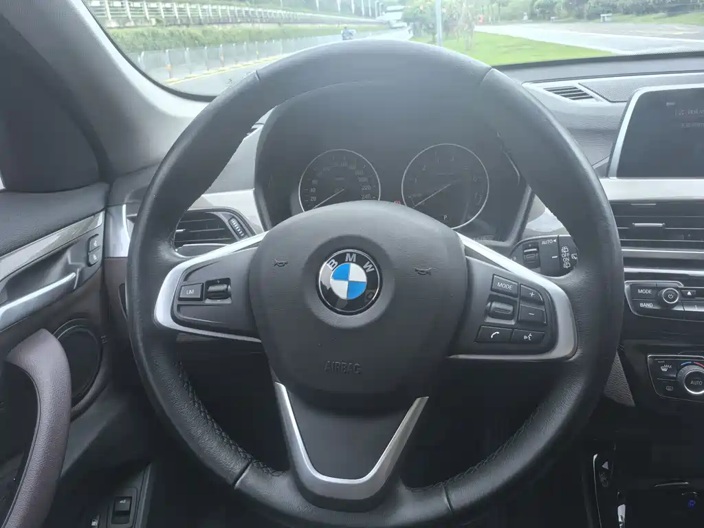 BMW X1 New Energy — миниатюра 11