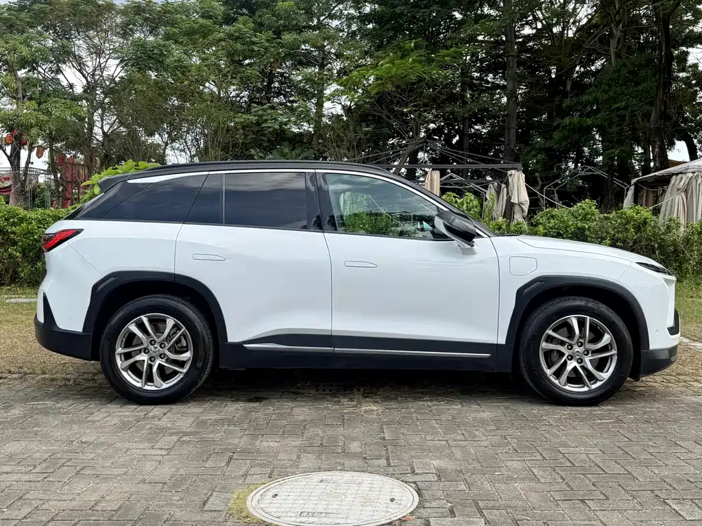 NIO ES6 — миниатюра 13