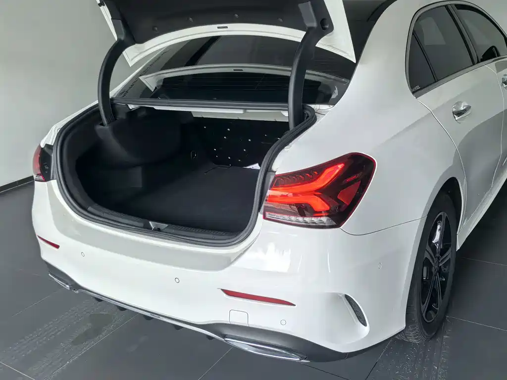 Mercedes-Benz A-Class — миниатюра 7