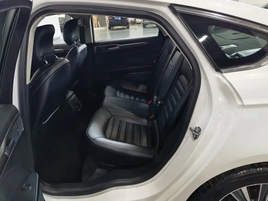 Ford Mondeo New Energy — миниатюра 15
