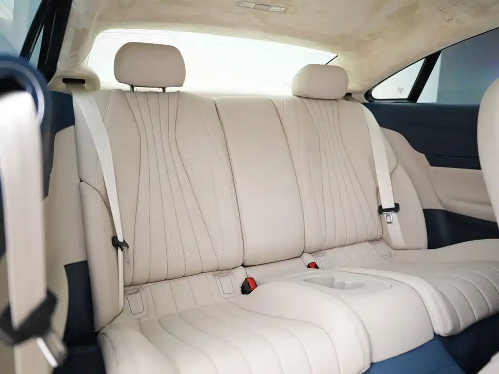 Mercedes-Benz E-Class (Import) — миниатюра 7