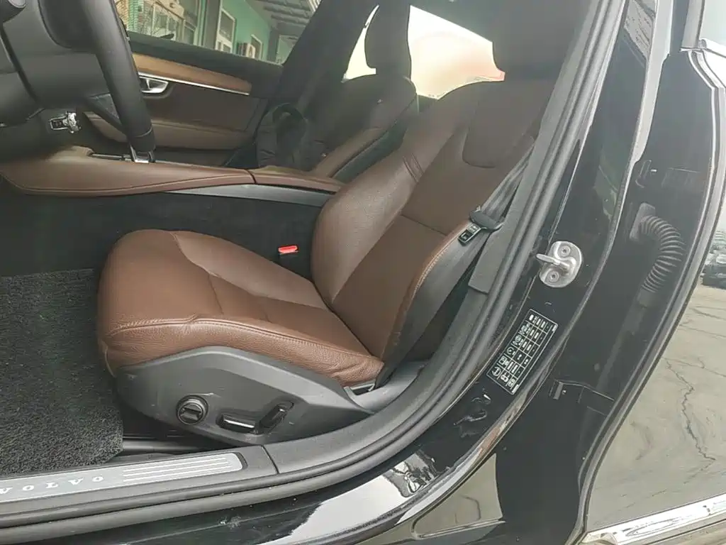 Volvo S90 — миниатюра 15