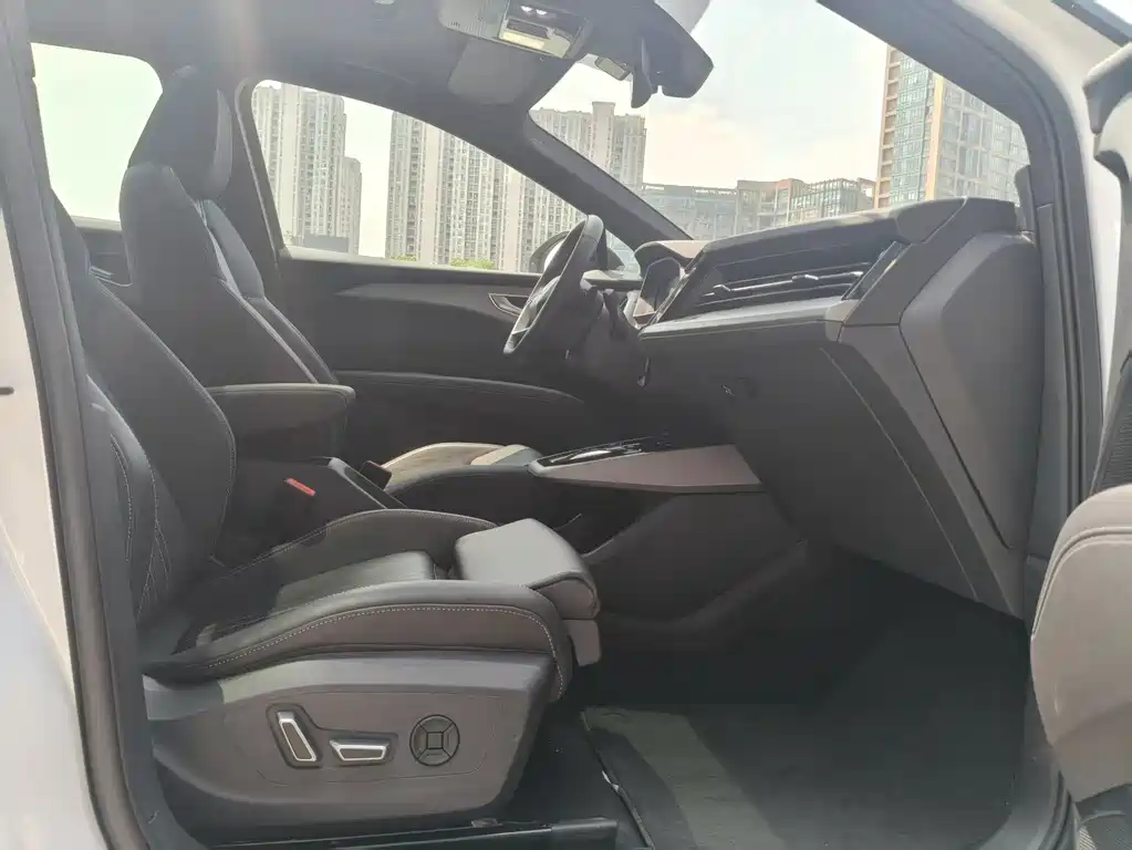 Audi Q5 e-tron — миниатюра 14