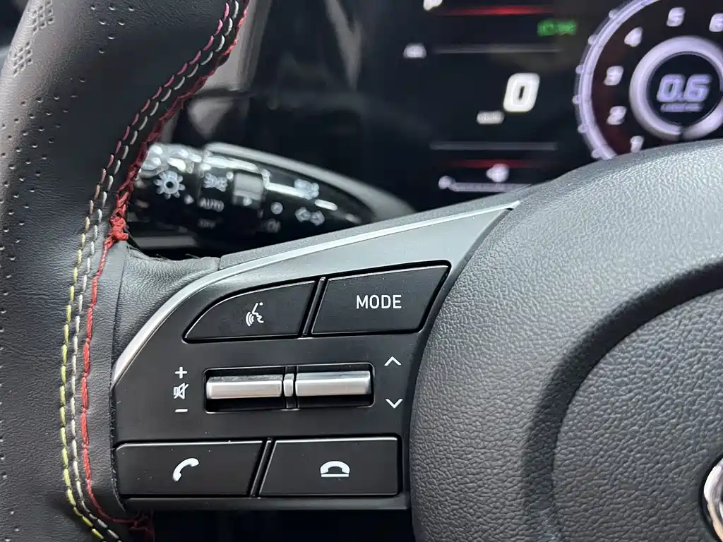 Hyundai Elantra — миниатюра 4