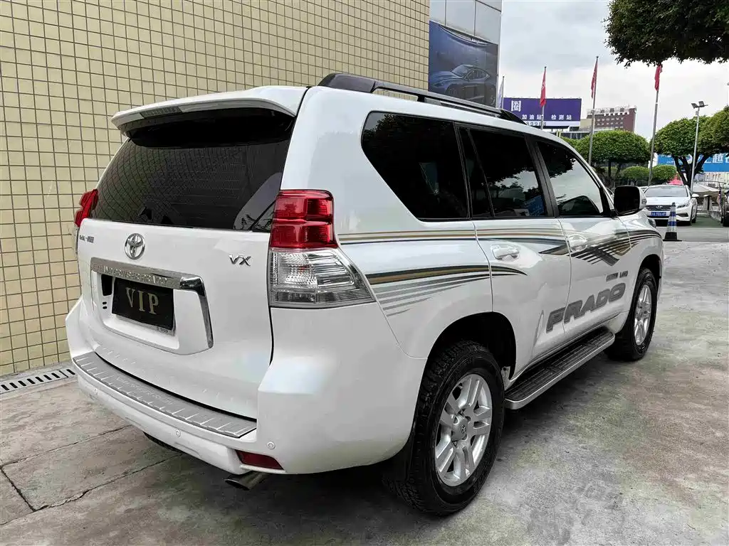 Toyota Land Cruiser Prado 2010 4.0L AT VX NAVI