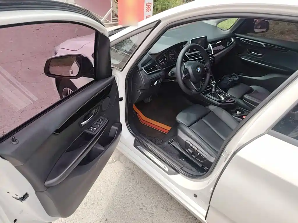 BMW 2 Series Active Tourer — миниатюра 16