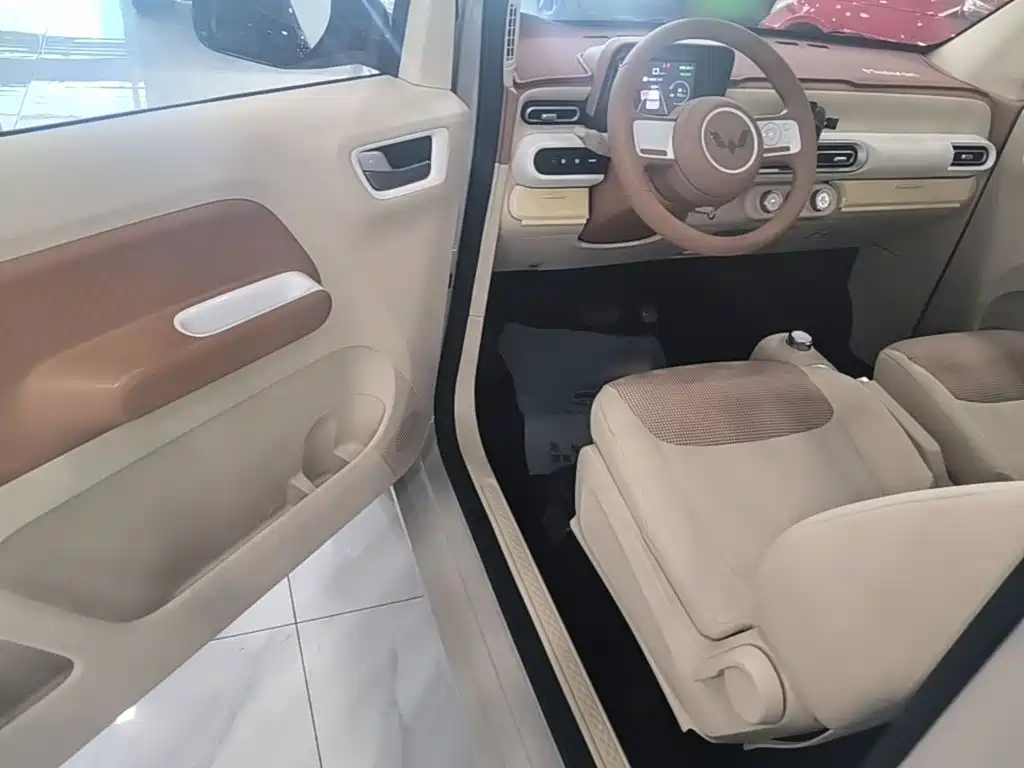 Wuling MINIEV — миниатюра 16