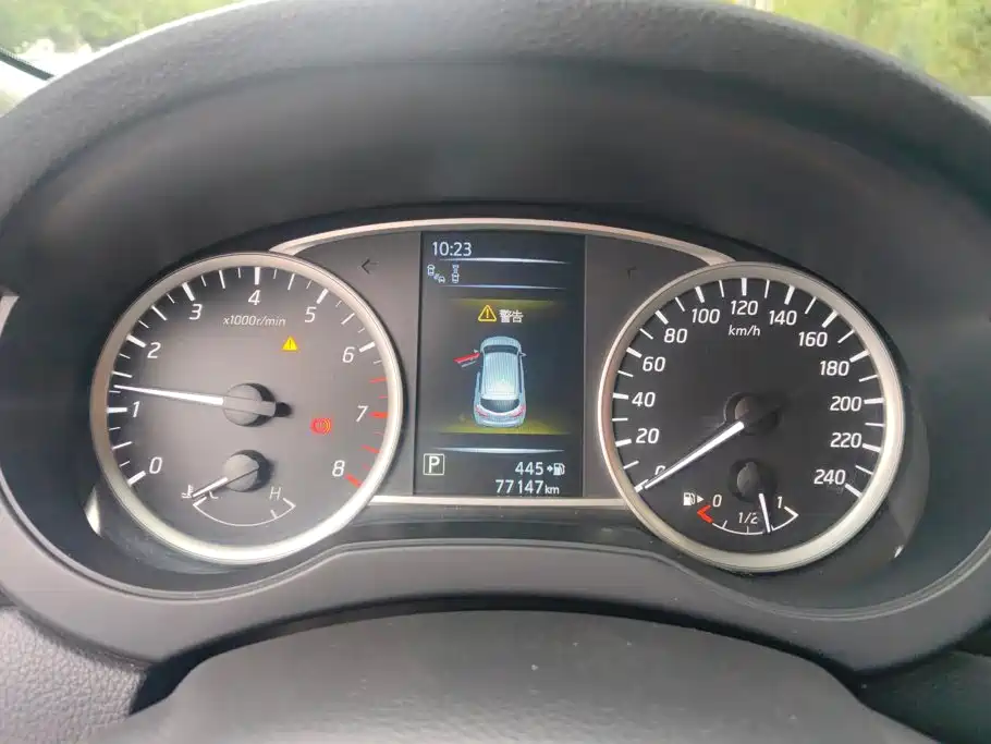 Nissan Tiida — миниатюра 14