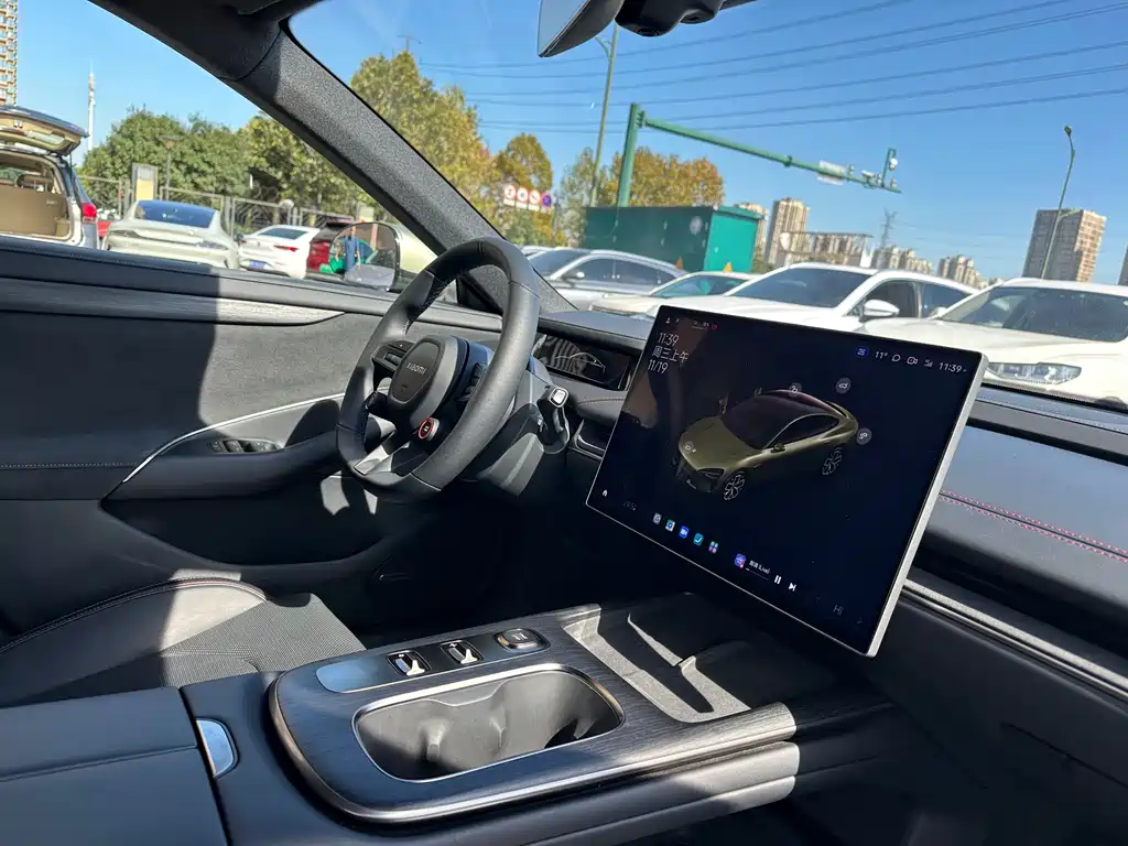 XIAOMI CAR XIAOMI SU7