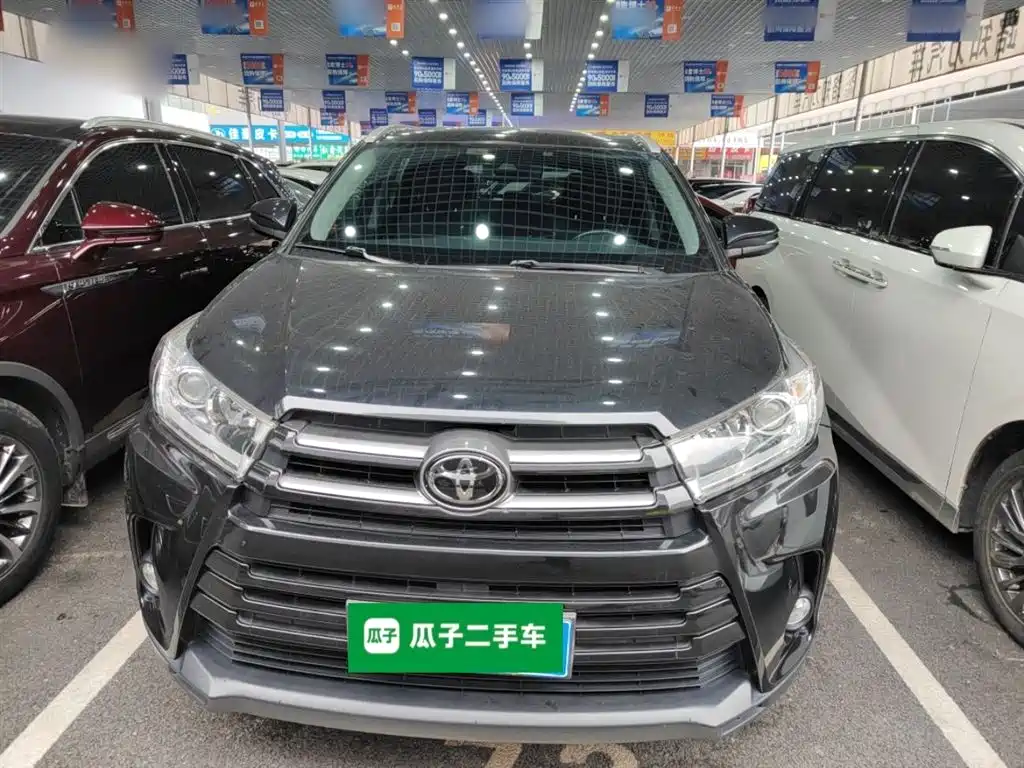 TOYOTA HIGHLANDER