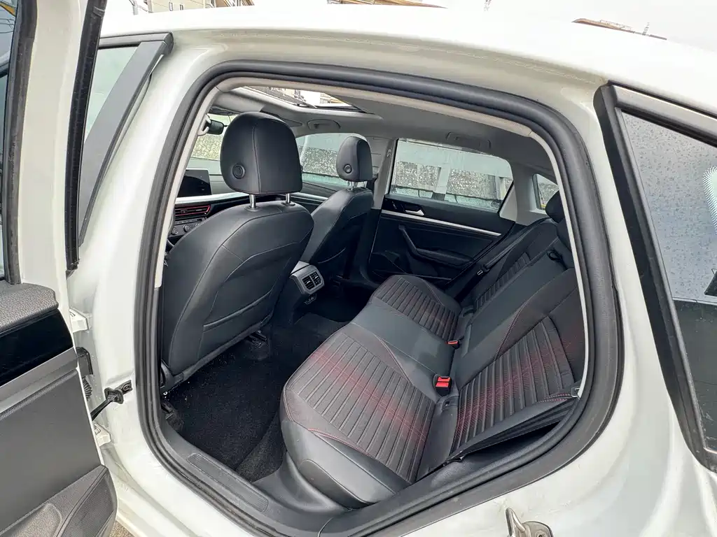 Volkswagen Lavida — миниатюра 9