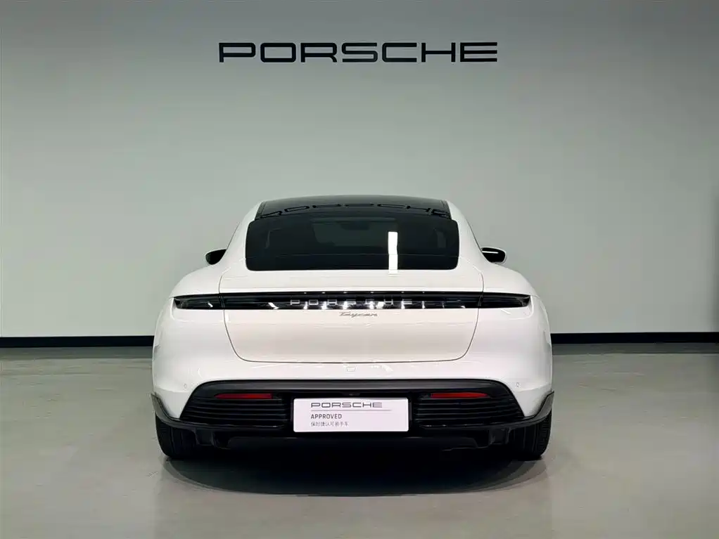 Porsche Taycan — миниатюра 5