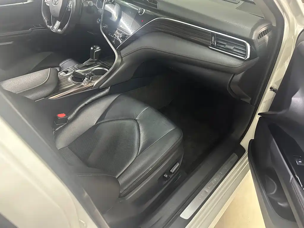Toyota Camry — миниатюра 9