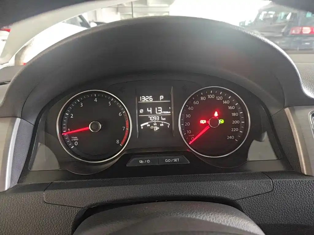 Volkswagen Santana — миниатюра 8