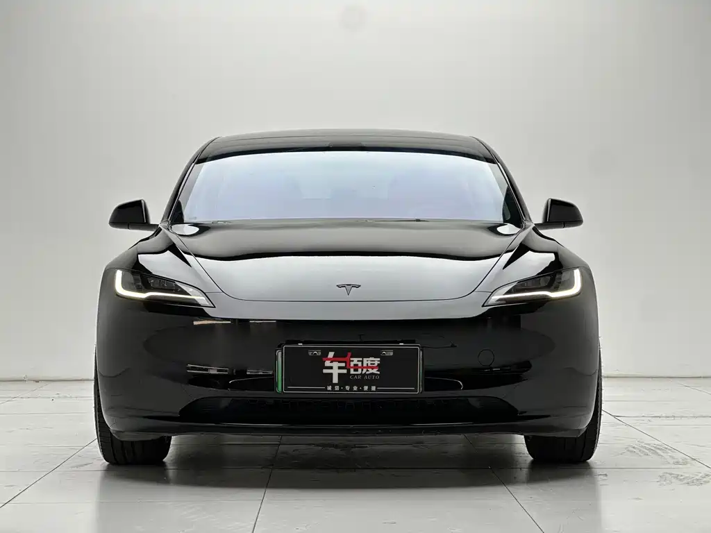 Tesla Model 3 — миниатюра 2