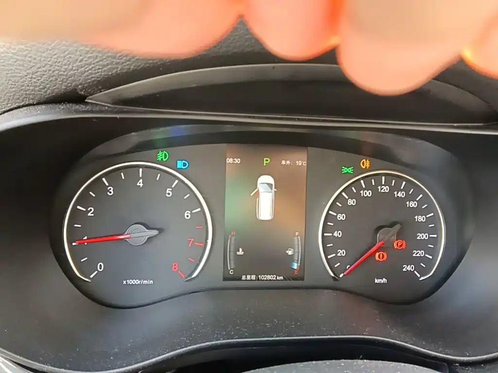 BYD MAX — миниатюра 12