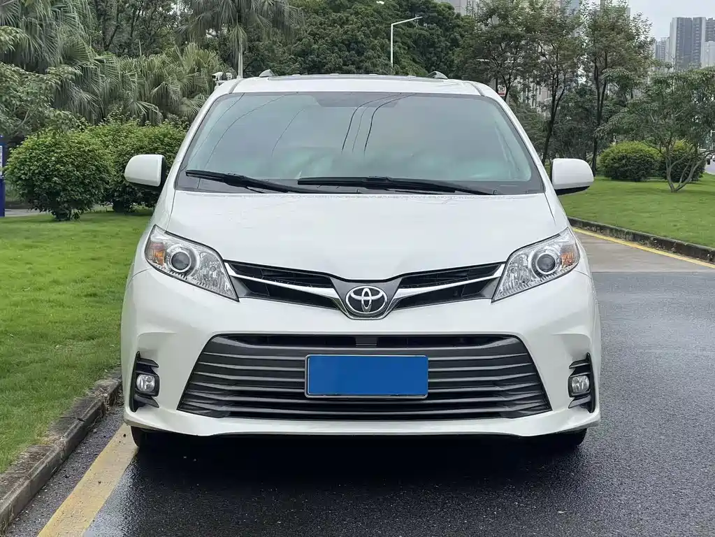 Toyota Sienna 2018 3.5L