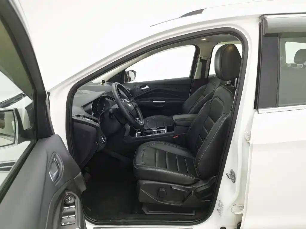 Ford Kuga — миниатюра 10