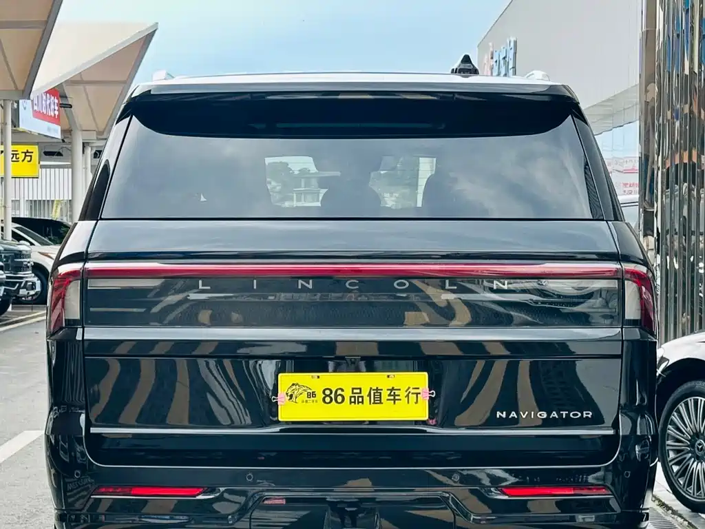 Lincoln Navigator — миниатюра 3