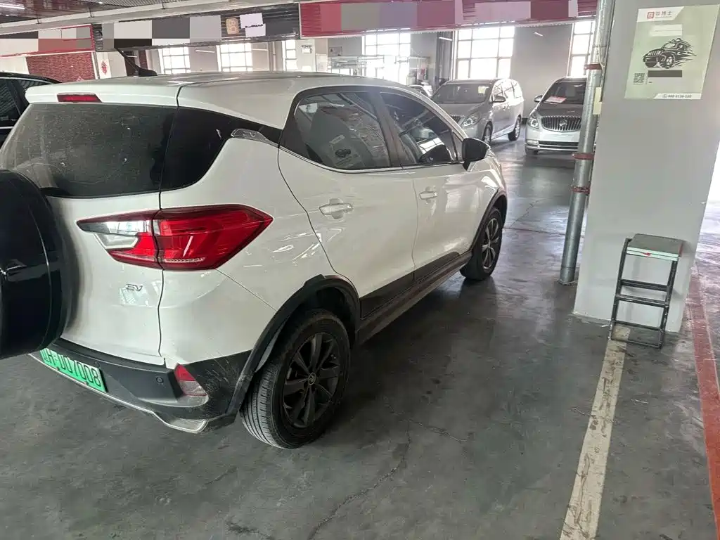 BYD Yuan EV — миниатюра 7