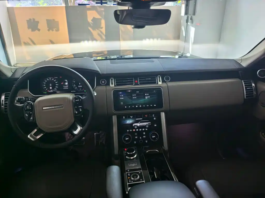 Land Rover Range Rover — миниатюра 8