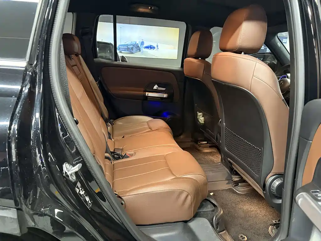 Mercedes-Benz GLB — миниатюра 17