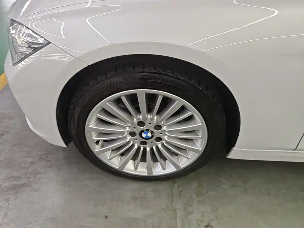 BMW 3 Series — миниатюра 23