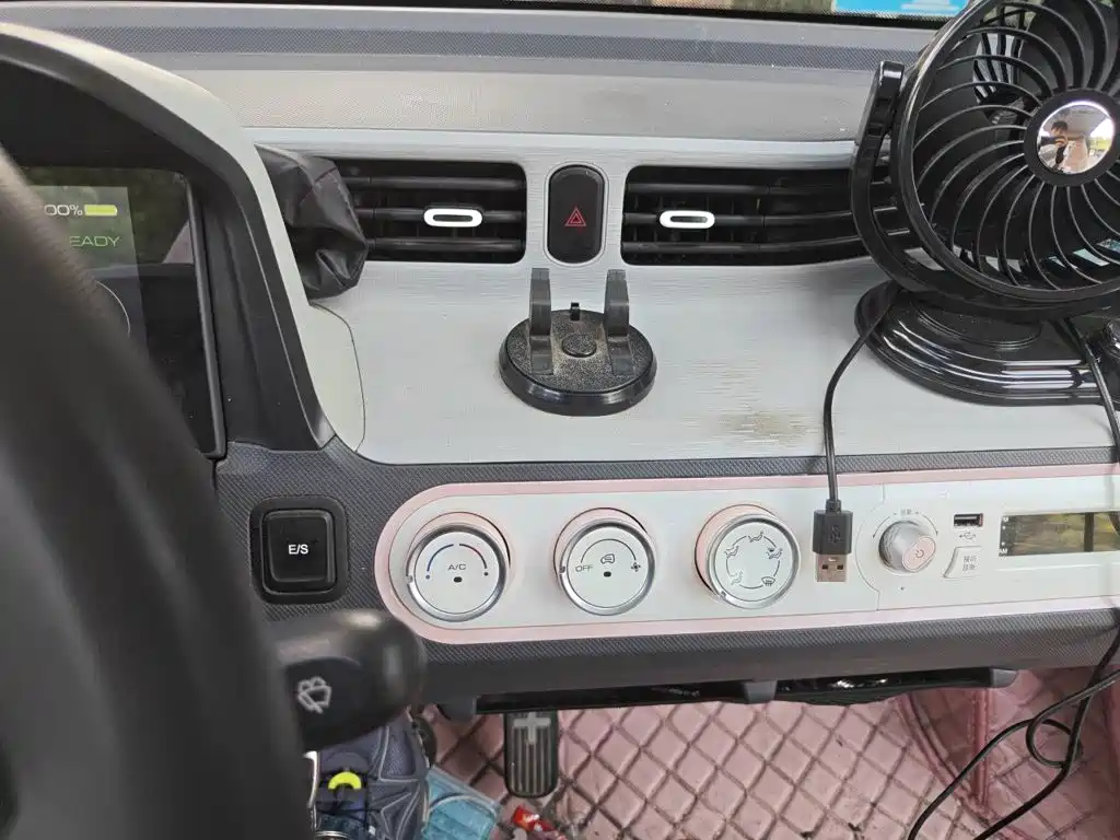 Wuling MINIEV — миниатюра 10