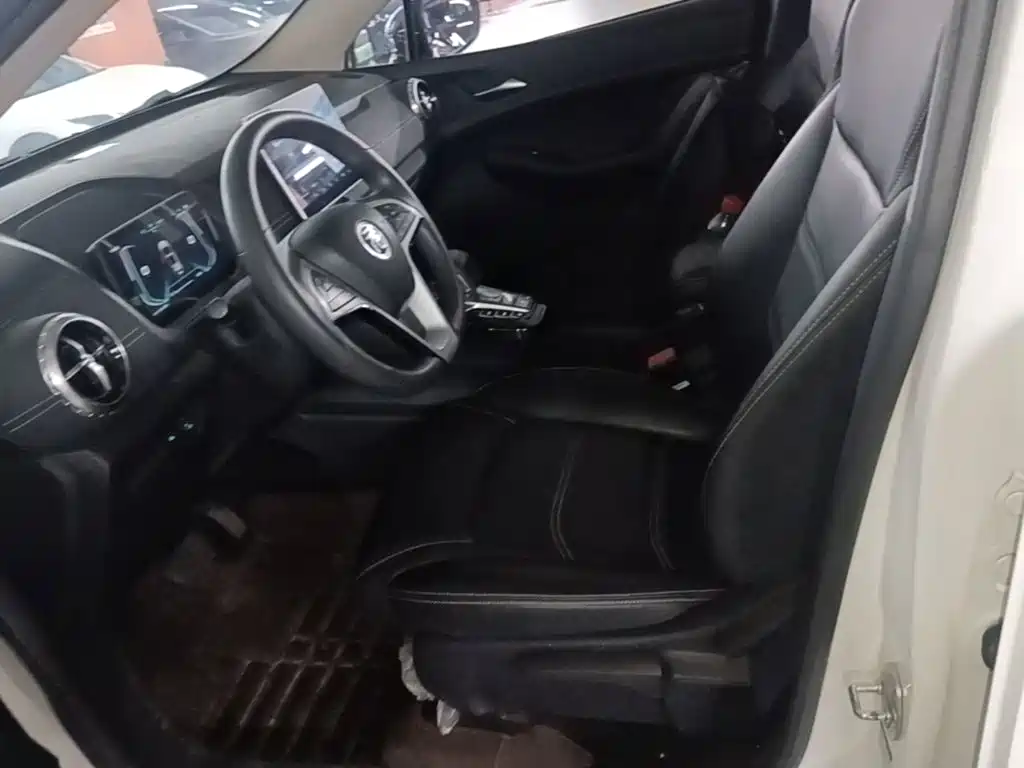 BYD Yuan EV — миниатюра 15