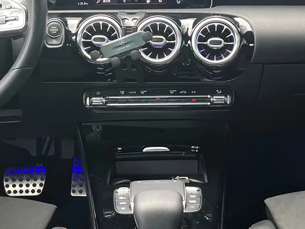 Mercedes-Benz CLA (Import) — миниатюра 13