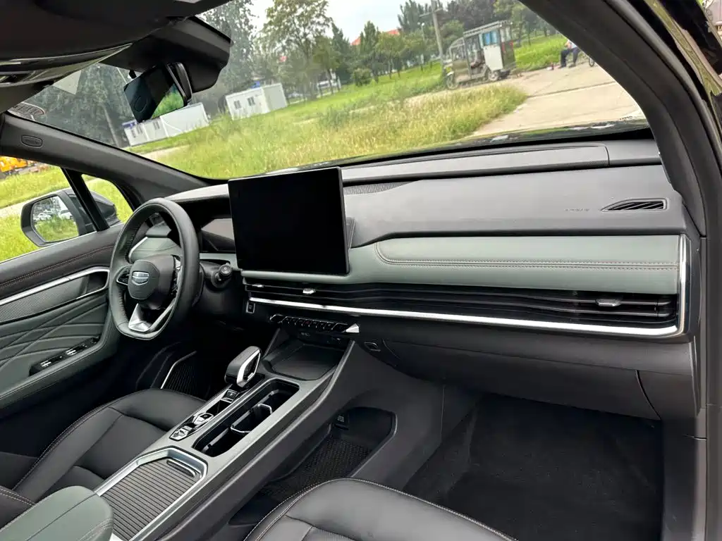 Geely Haoyue L — миниатюра 18