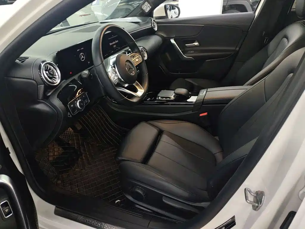 Mercedes-Benz A-Class — миниатюра 8