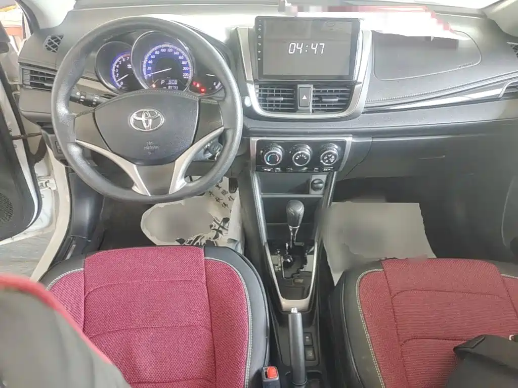 Toyota Yaris L — миниатюра 10
