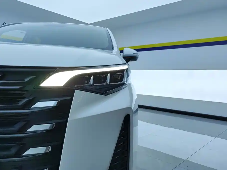 GAC Motor Trumpchi M6 — миниатюра 5