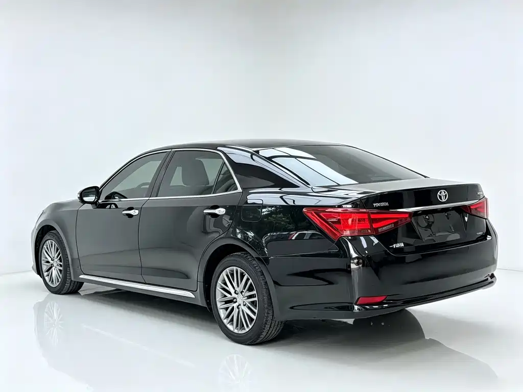 Toyota Crown — миниатюра 11