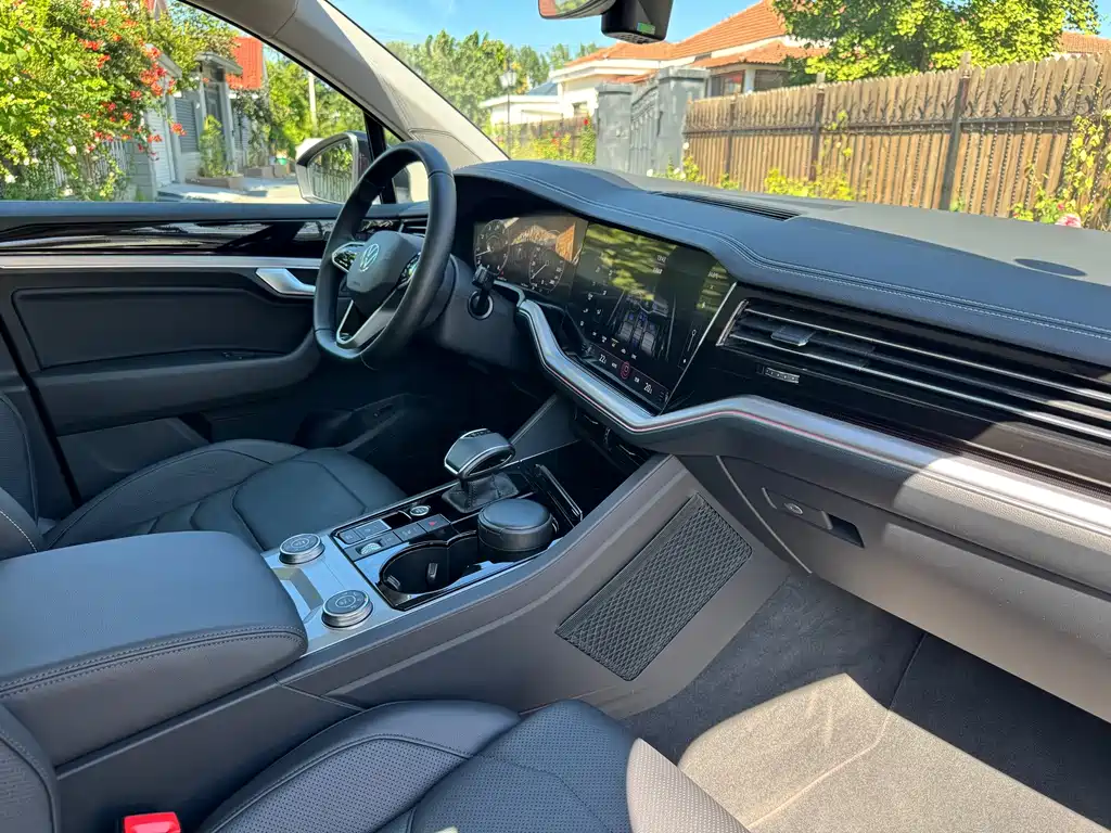 Volkswagen Touareg — миниатюра 12